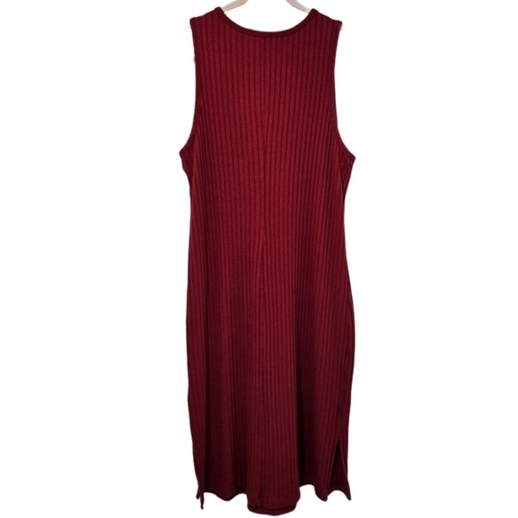 Old Navy Fitted Sleeveless Rib-Knit Midi Dress - Picture 6 of 8